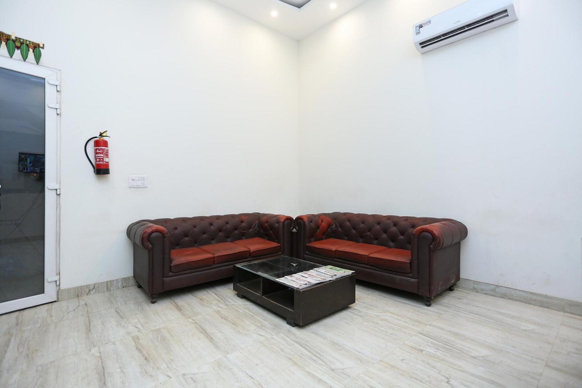 Hotel O Lakshya Нью-Делі Екстер'єр фото