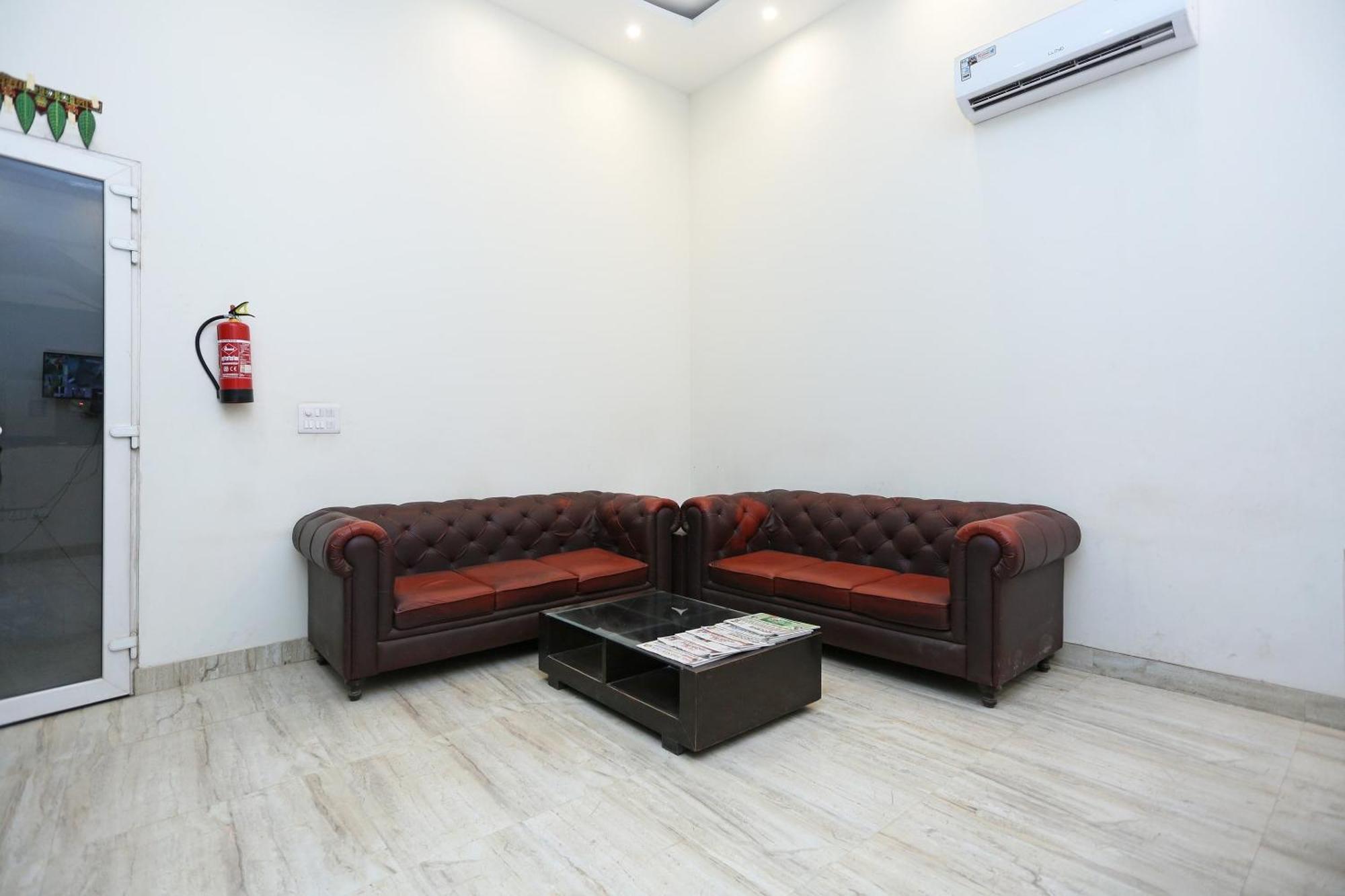 Hotel O Lakshya Нью-Делі Екстер'єр фото